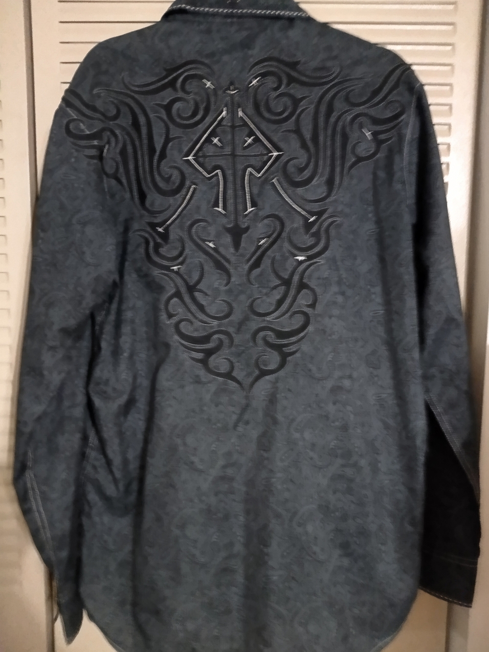 Roar Men's Dark Gray Embroidered Western Dress Shirt